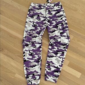 Red Fox Camo Cargo Pants - Purple and Gray size medium NWT